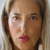 Tania Riquenes Meztelen