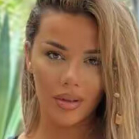 Tayna Meztelen