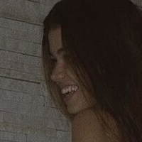 Tília Meztelen
