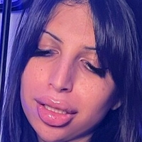 TS Arianna Meztelen