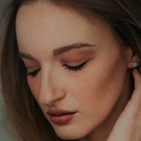 Ulrike Henschler Meztelen