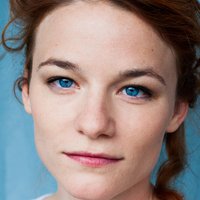 Valerie Pachner Meztelen