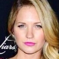 Vanessa Ray Meztelen