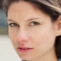 Vera Bommer Meztelen