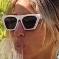 Vicky Justiz Meztelen