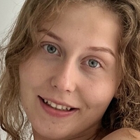 Violetta Meztelen