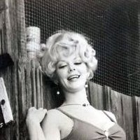 Virginia Wood Meztelen