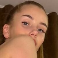 Whitebaby18 Meztelen