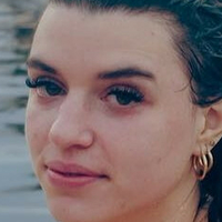 Whoissheiloveher Meztelen