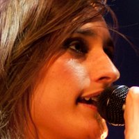 Yelle Meztelen