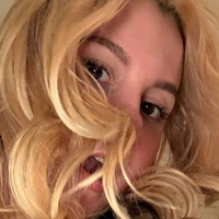 Yellz0 Aniela Meztelen